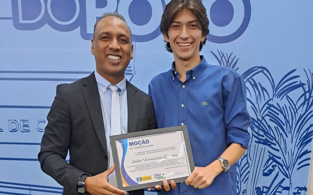 Vereador Junior Coringa concede Moção de Congratulação ao Jovem João Vinicius Gomes por seu trabalho em prol da juventude e da democracia