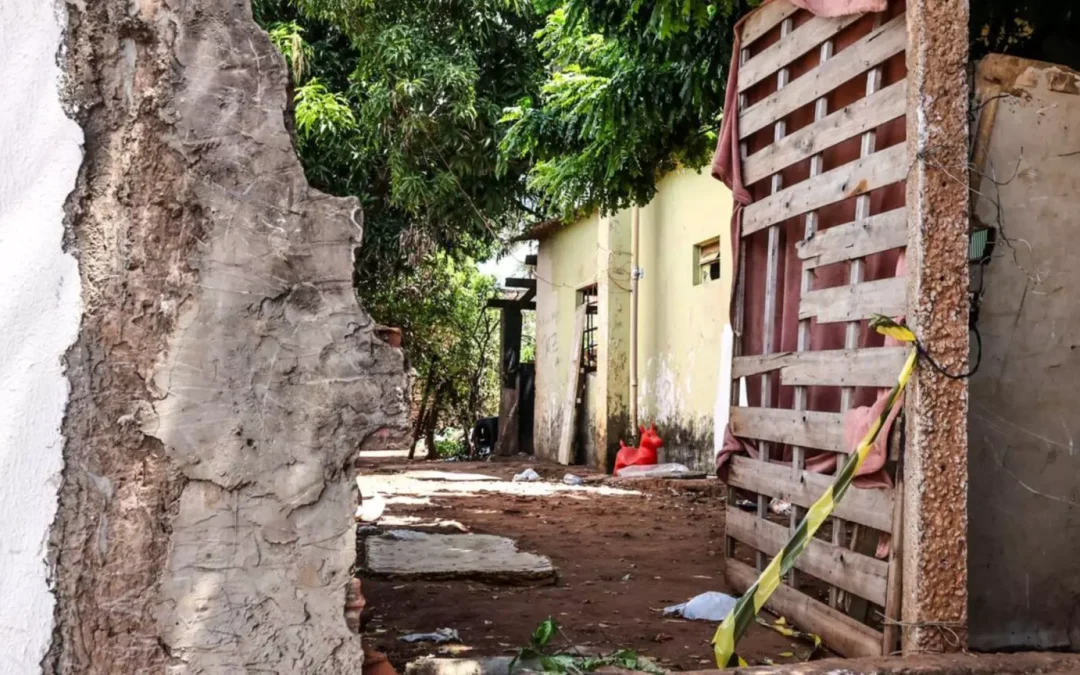 Homem é morto queimado e enterrado no quintal da própria casa em Campo Grande