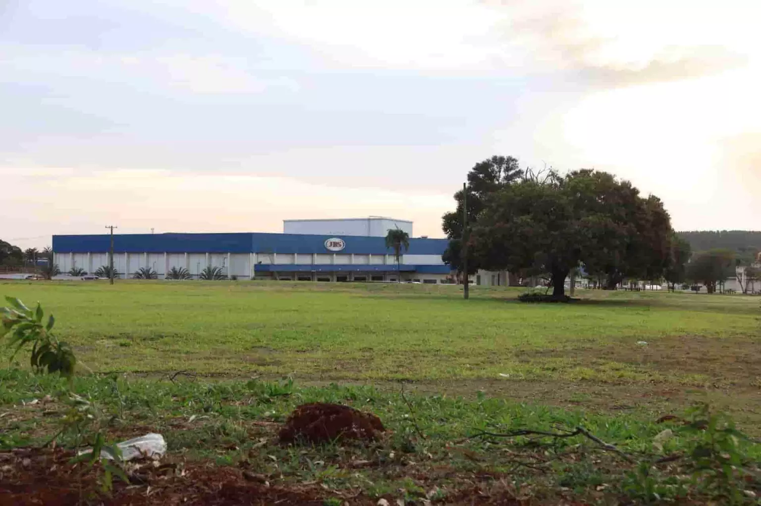 Advogados acusam JBS de coação e dizem que MPMS foi omisso por mau cheiro no Nova Campo Grande