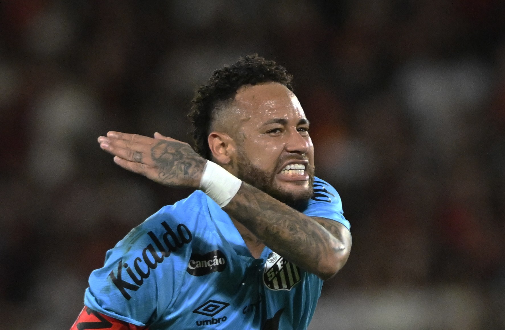 Reclamações de Neymar irritam jogadores e dirigentes do Santos