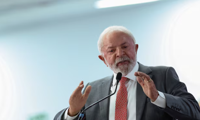 Economia Brasileira Recebe Impulso com Reduo de Impostos de Renda