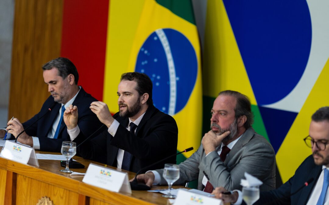 Governo publica MP e decretos com novas medidas para conter alta dos combustíveis