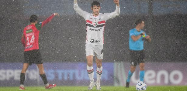 So Paulo Inicia Campanha na Sul-Americana com Triunfo no Uruguai