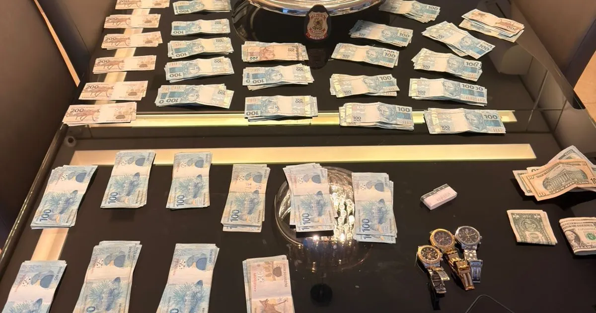 PF encontra dinheiro em livro falso em ao contra nomes ligados a Sstenes
